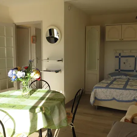 Coin-nuit Avec Piscine Et Parking, 4 Pers. - Fr-1-780-49 아파트