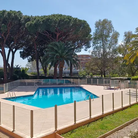 Coin-nuit Avec Piscine Et Parking, 4 Pers. - Fr-1-780-49 아파트 *