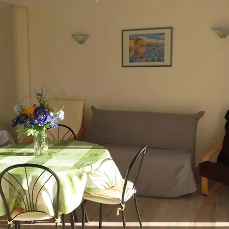 Coin-nuit Avec Piscine Et Parking, 4 Pers. - Fr-1-780-49 Lejlighed *