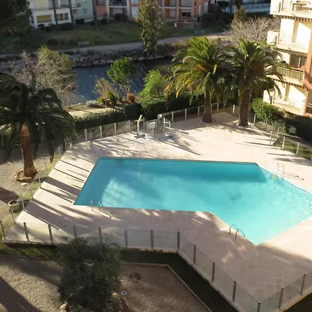 Coin-nuit Avec Piscine Et Parking, 4 Pers. Sainte-Maxime