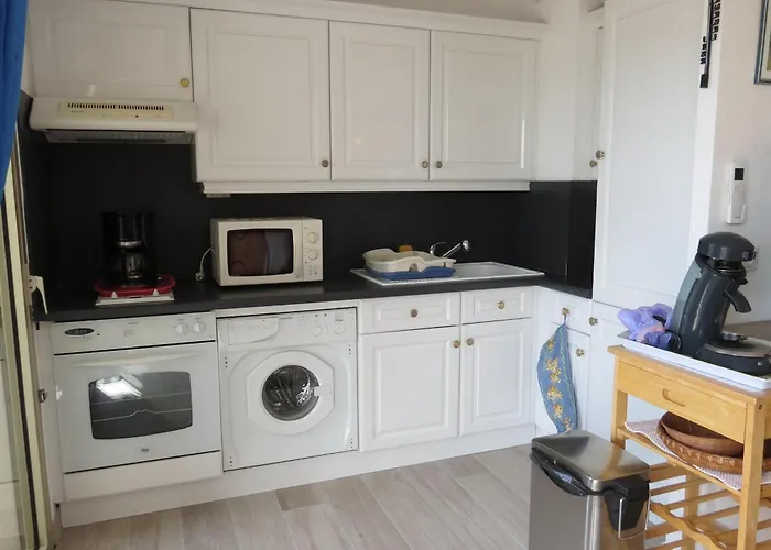 Coin-nuit Avec Piscine Et Parking, 4 Pers. - Fr-1-780-49 Appartement