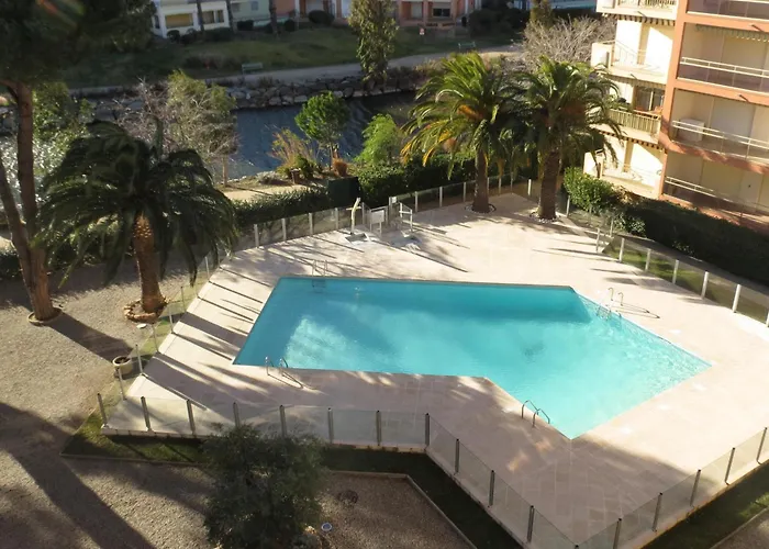 Avec Piscine, Climatisation Et Parking à 100 M Du Centre Et - - Fr-1-780-49 Sainte-Maxime